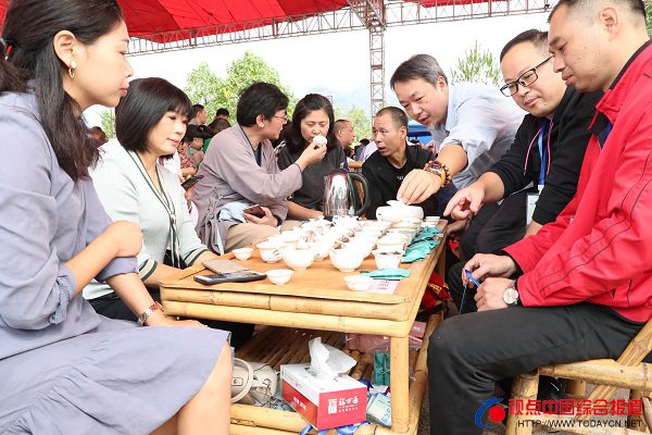 福建：武夷山举办第十三届“中国茶乡杯···