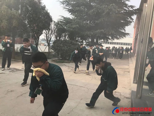 河南：焦作冶金建材高级技校开展消防应···