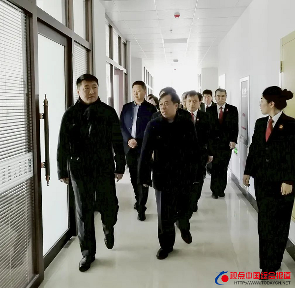 黑龙江：大庆市中级法院院长洛大雨一行···