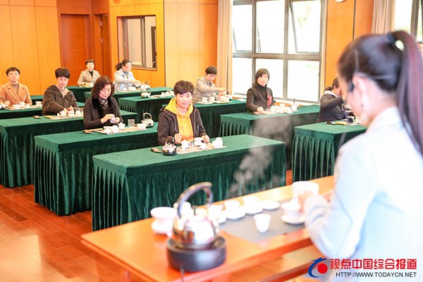 武夷山市妇联举办致敬先进典型——首期···