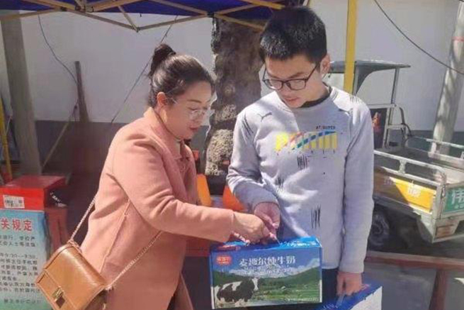 工资涨了800多元 她决定这样做……