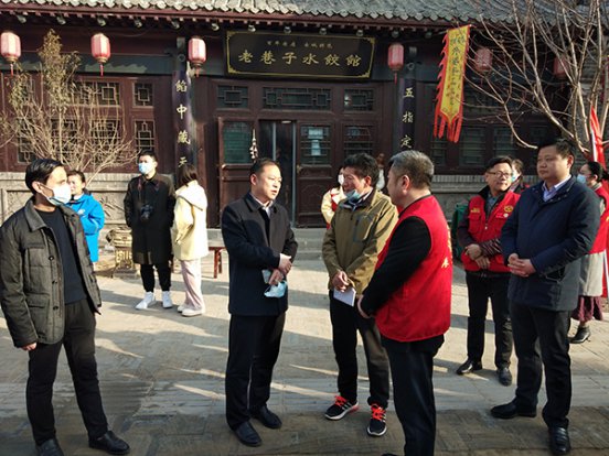 “博爱·南街村爱心助困行动”举行启动···