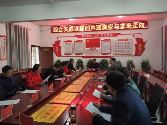 湖北英山县教研室送讲座下乡、促学科发···